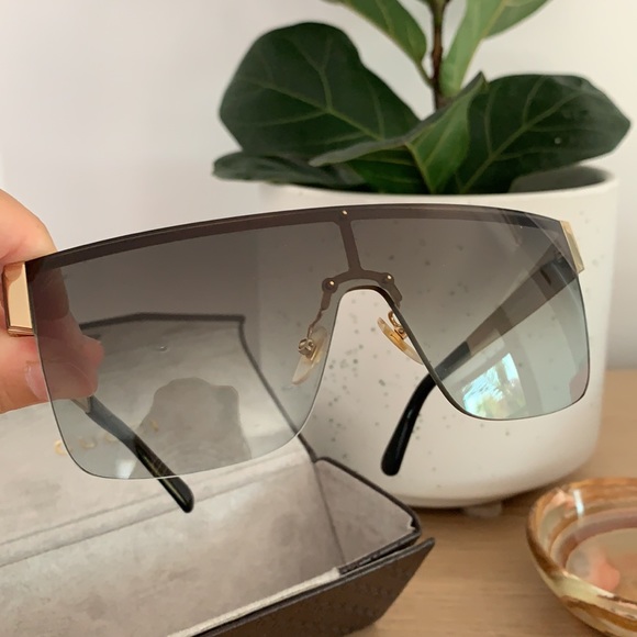 Gucci Sunglasses - Picture 4 of 6